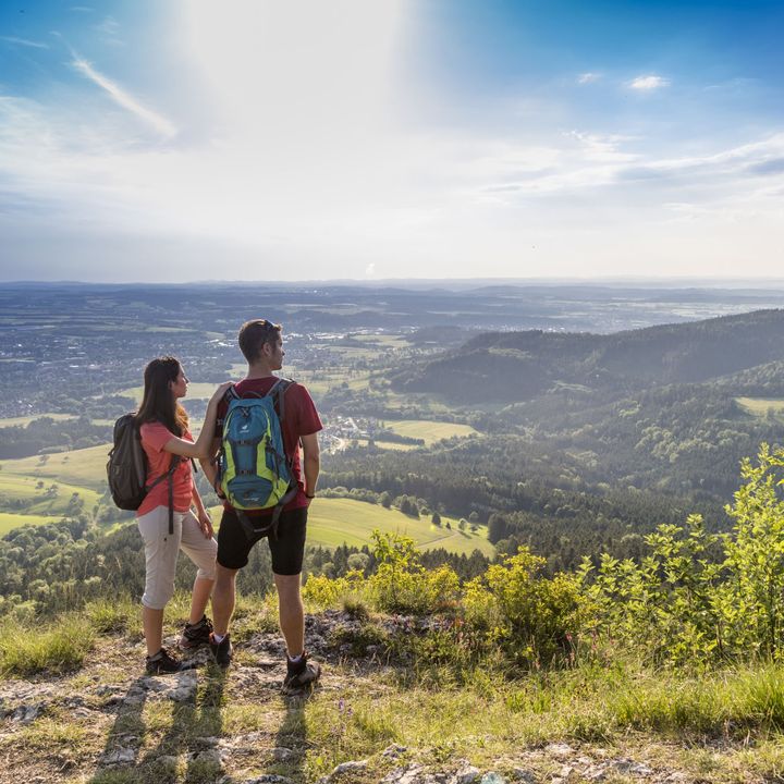 Einen Januar ohne das Thema Tourismus können wir uns nicht vorstellen.? Auch wenn die CMT in diesem Monat nicht stattfinden kann, gibt es drei spannende digitale Formate für die Tourismusbranche.? Den Start macht Prof. Martin Lohmann mit der Vorstellun...